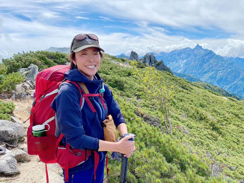 晴れた日も濡れた日も、ずっと着て長い距離を歩こう。LONG TRAIL HOODYレビュー